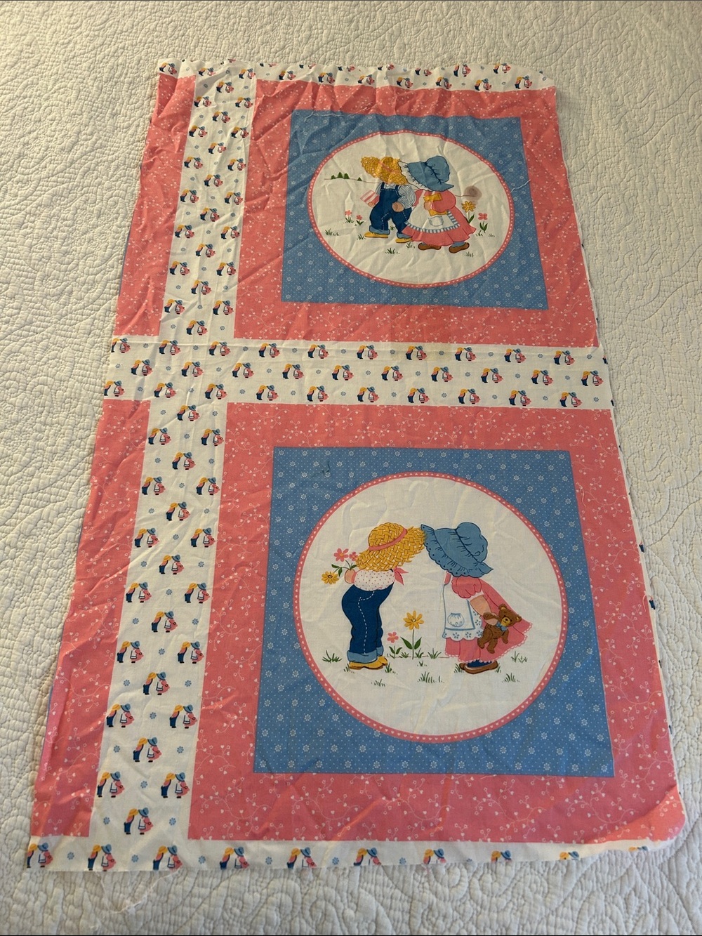 Sunbonnet Girls Cotton Quilt Panel in Pink & Blue